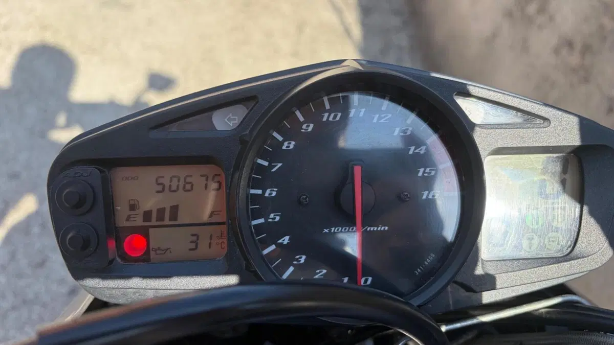 Suzuki GSR 600 (2006 - 11)  (5)