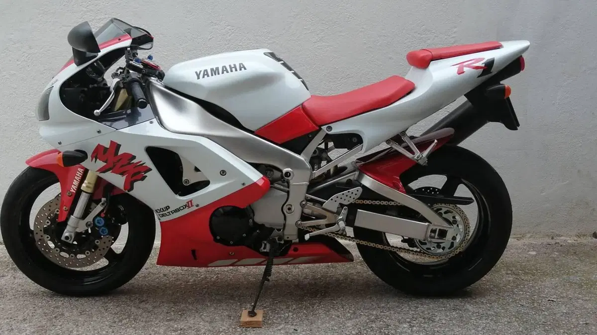 Yamaha YZF R1 (1998 - 99) 
