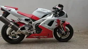 Yamaha YZF R1 (1998 - 99)  (2)