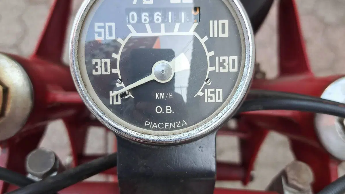 Moto Guzzi   (2)