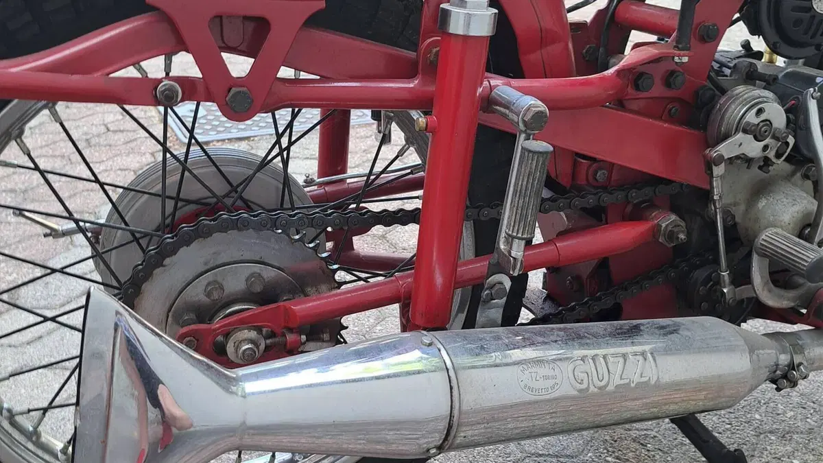 Moto Guzzi   (6)