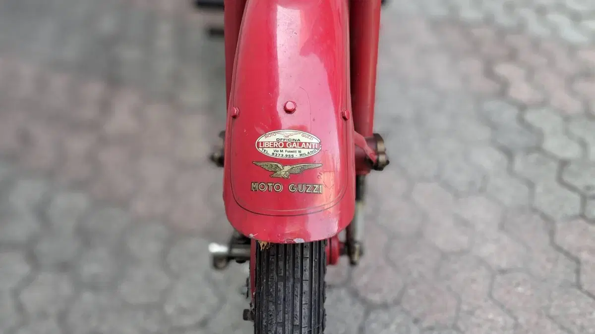Moto Guzzi   (9)