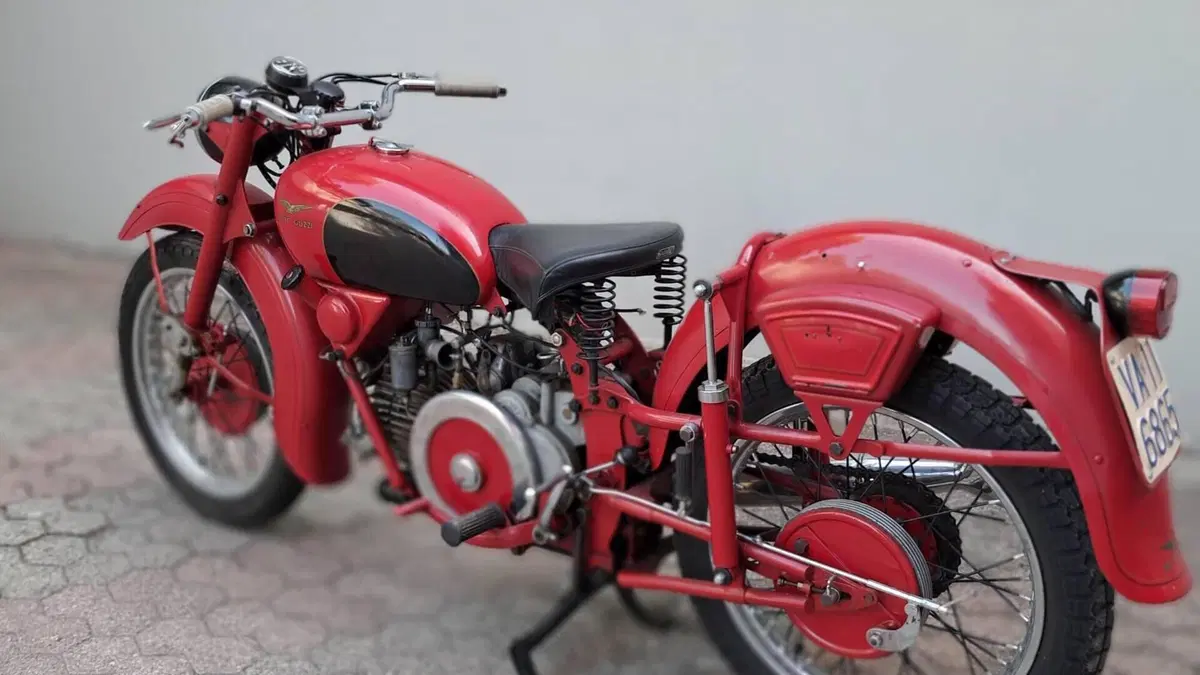 Moto Guzzi   (12)