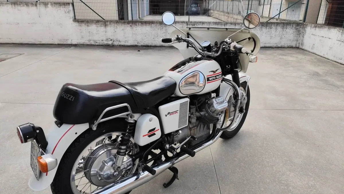 Moto Guzzi   (7)
