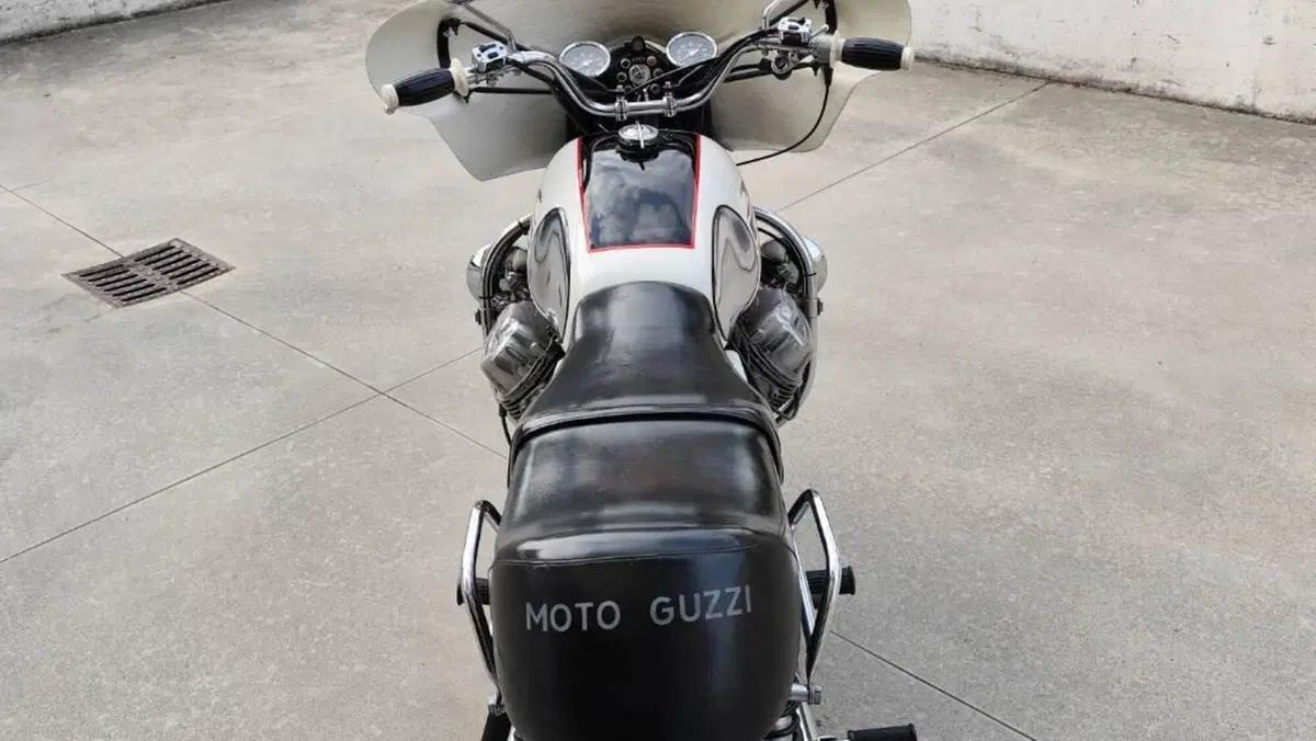 Moto Guzzi   (9)
