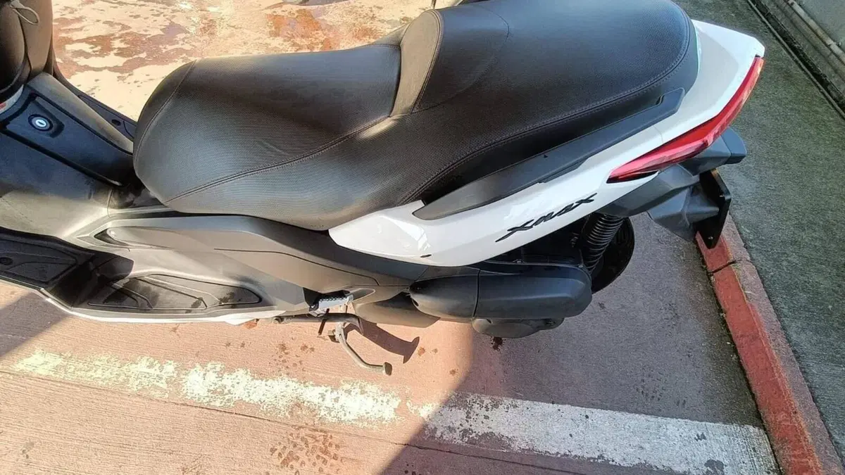 Yamaha X-Max 250 (2014 - 16)  (7)