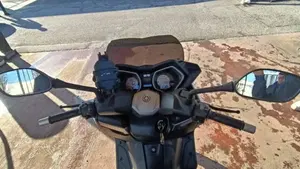 Yamaha X-Max 250 (2014 - 16)  (9)