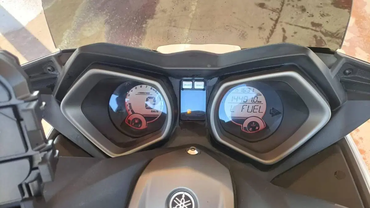 Yamaha X-Max 250 (2014 - 16)  (10)