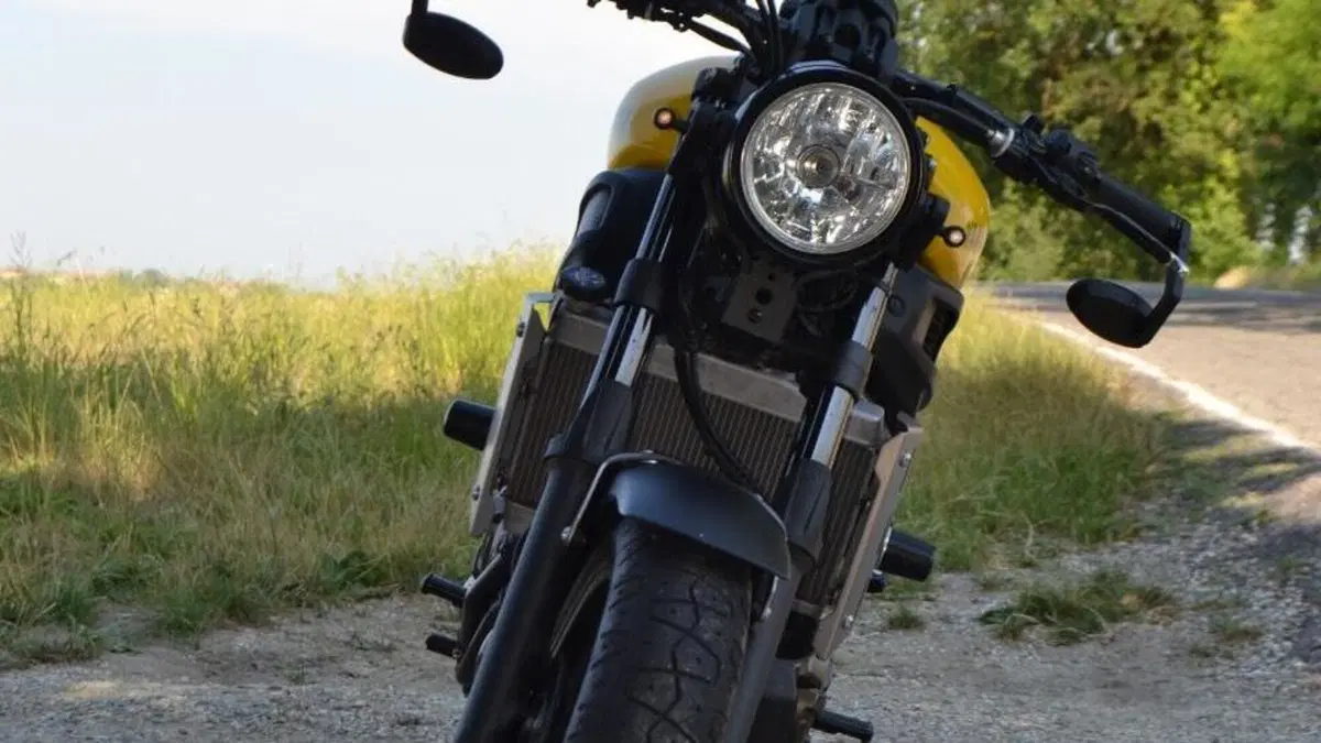 Yamaha XSR 700 ABS 60th Anniversary (2016 - 18)  (3)
