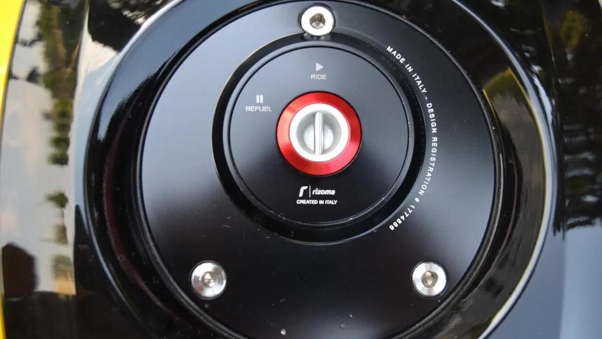 Yamaha XSR 700 ABS 60th Anniversary (2016 - 18)  (12)