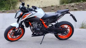 KTM 890 Duke R (2021)