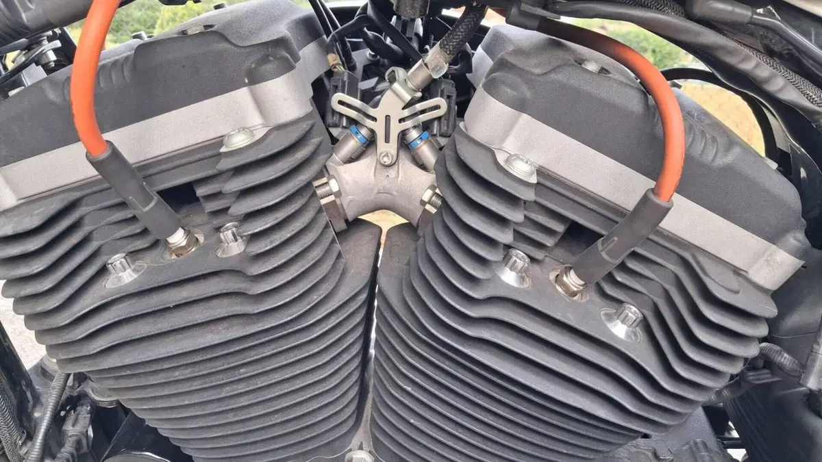 Harley-Davidson 883 R (2008 - 16) - XL 883R  (10)