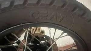 Royal Enfield Himalayan 411 (2021 - 24)  (8)