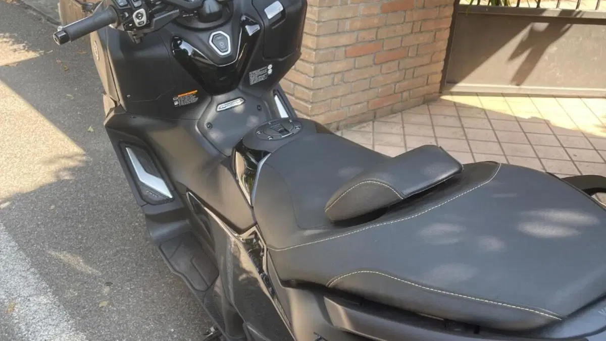 Yamaha T-Max 560 Tech Max (2025 - 26)  (8)