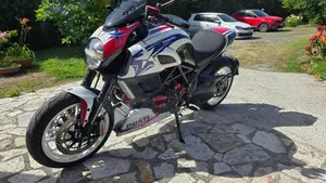 Ducati Diavel 1200 Carbon (2010 - 13)  (12)