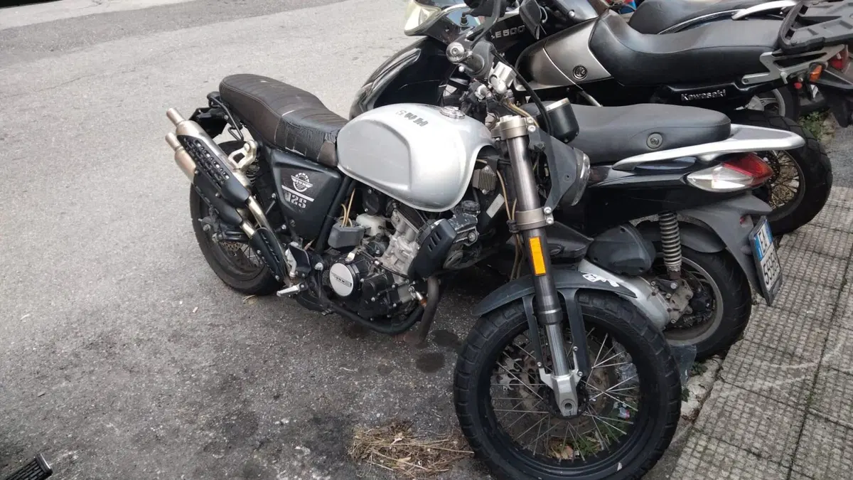 Swm Outlaw 125 (2021 - 23)  (2)