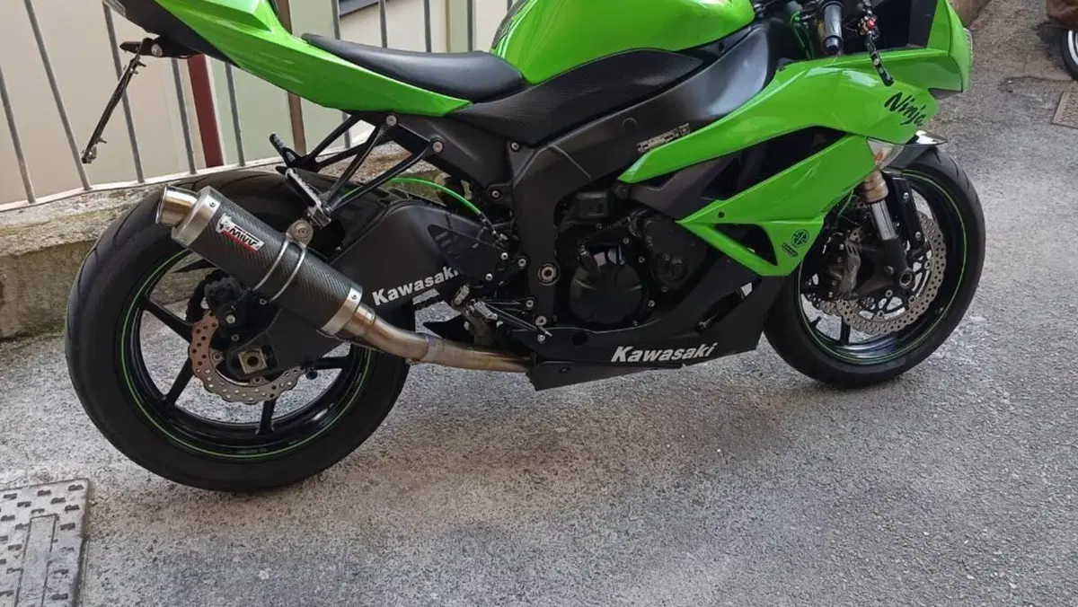 Kawasaki Ninja 600 ZX-6R (2009 - 16)  (2)