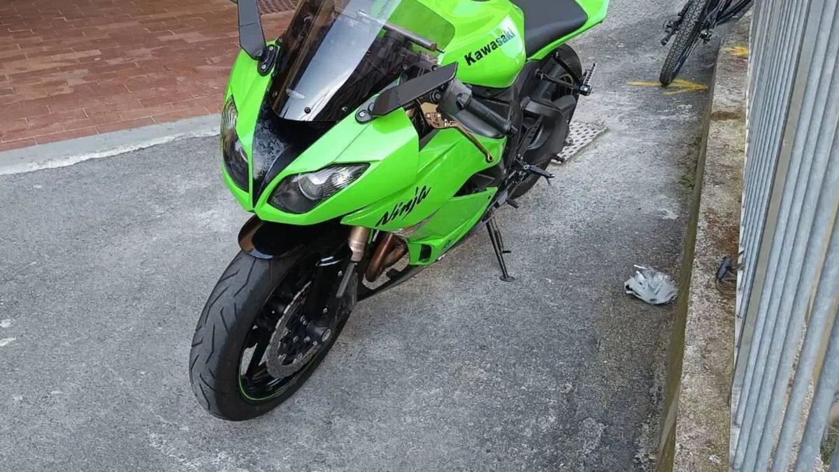 Kawasaki Ninja 600 ZX-6R (2009 - 16)  (4)