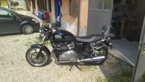 Triumph Bonneville SE (2009 - 13)  (8)