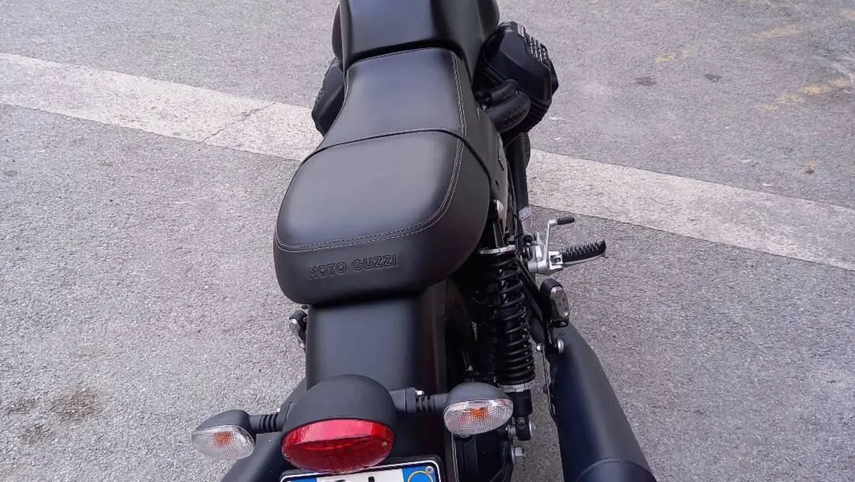 Moto Guzzi V7 III Stone (2017 - 20) 