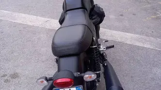 Moto Guzzi V7 III Stone (2017 - 20)