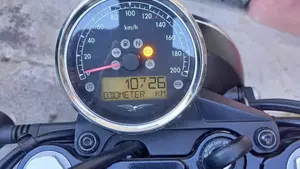 Moto Guzzi V7 III Stone (2017 - 20)  (7)