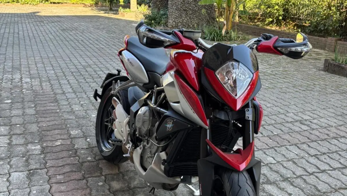 MV Agusta Rivale 800 EAS ABS (2013 -17)  (2)