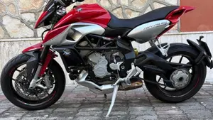 MV Agusta Rivale 800 EAS ABS (2013 -17)  (3)