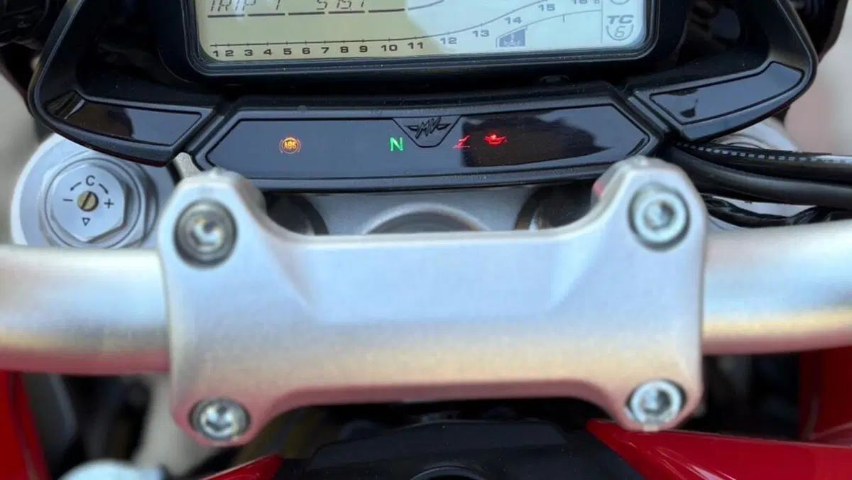 MV Agusta Rivale 800 EAS ABS (2013 -17)  (5)