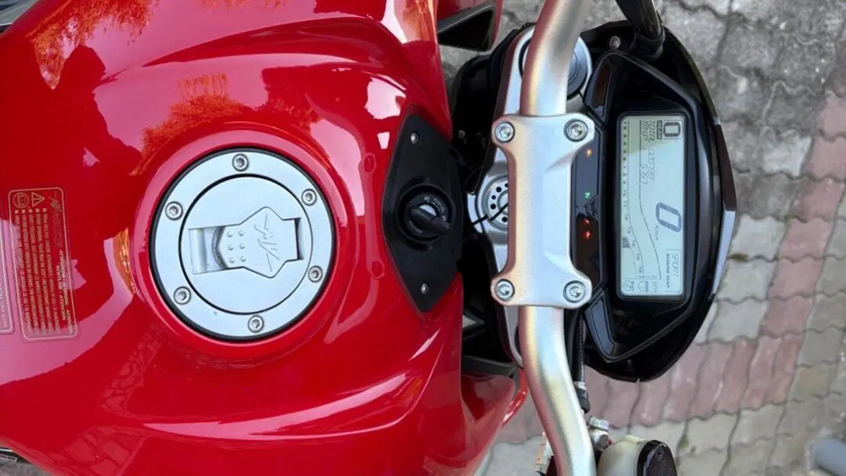 MV Agusta Rivale 800 EAS ABS (2013 -17)  (6)