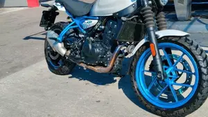 Royal Enfield Guerrilla 450 (2024 - 26)  (4)