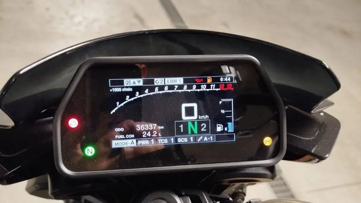 Yamaha MT-10 SP (2022 - 25)  (4)