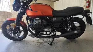 Moto Guzzi V7 Stone (2021 - 24)  (2)