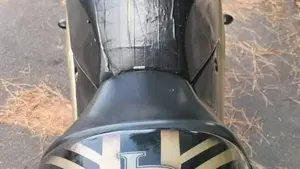 Triumph Speed Triple 955 (1998 - 01)  (2)