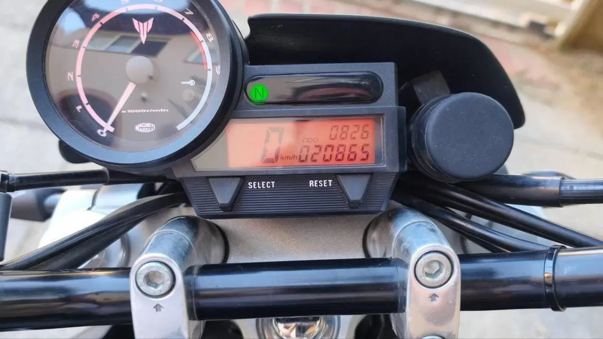 Yamaha MT-03 (2006 - 14)  (5)