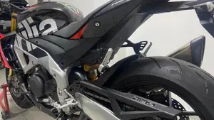 Aprilia Tuono V4 Factory (2021 - 24)  (3)