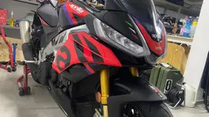 Aprilia Tuono V4 Factory (2021 - 24)  (4)