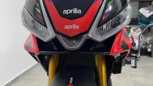 Aprilia Tuono V4 Factory (2021 - 24)  (11)