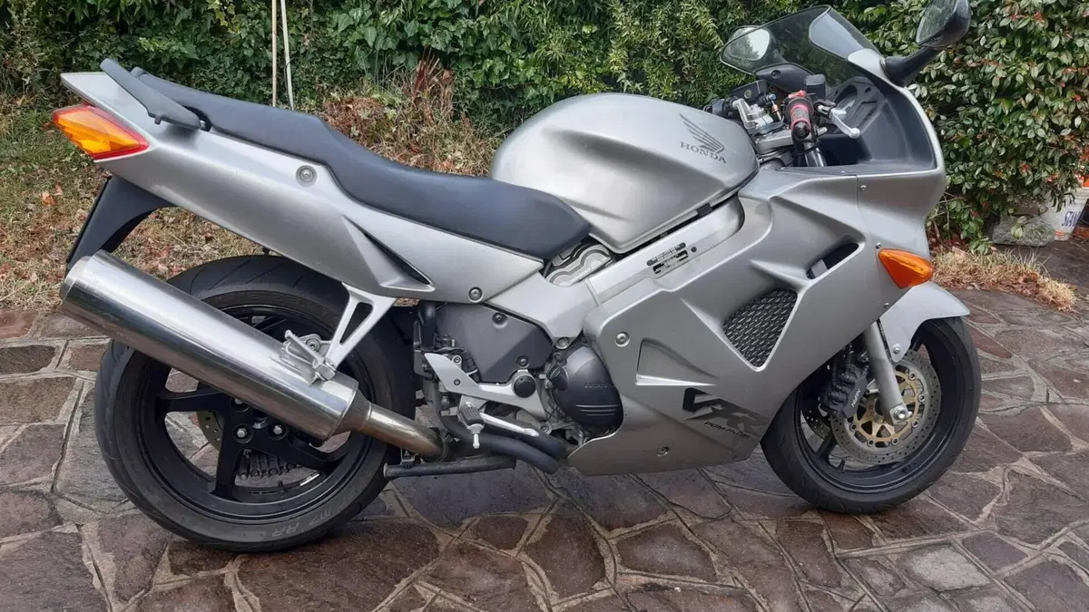 Honda VFR 800 (1998 - 01) 
