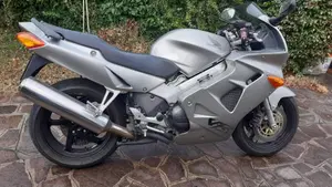 Honda VFR 800 (1998 - 01) 