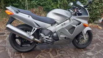 Honda VFR 800 (1998 - 01) usata