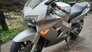 Honda VFR 800 (1998 - 01)  (6)