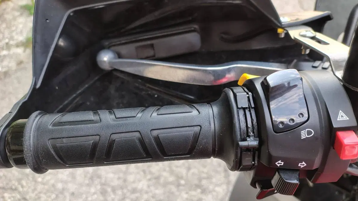 Suzuki SV 650 (2016 - 20)  (7)
