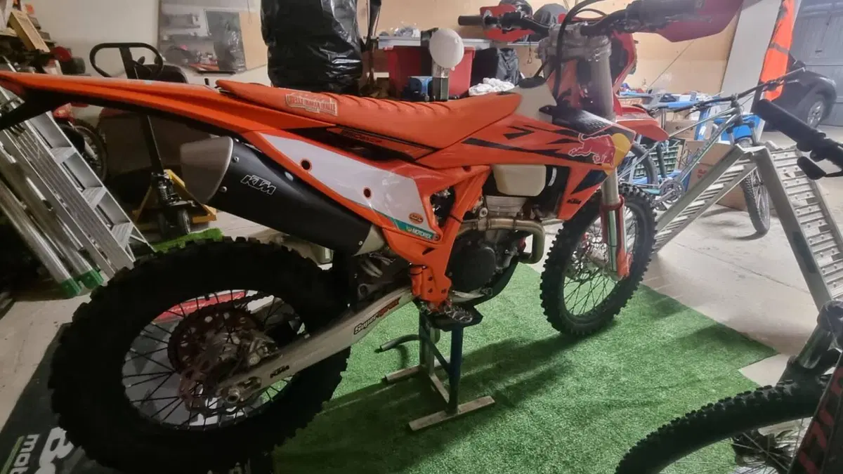 KTM 350 EXC-F Champion Edition (2025)  (2)