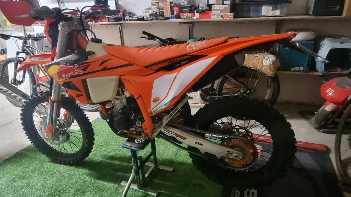 KTM 350 EXC-F Champion Edition (2025)  (4)