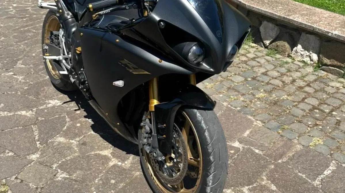 Yamaha YZF R1 (2012 - 14)  (2)