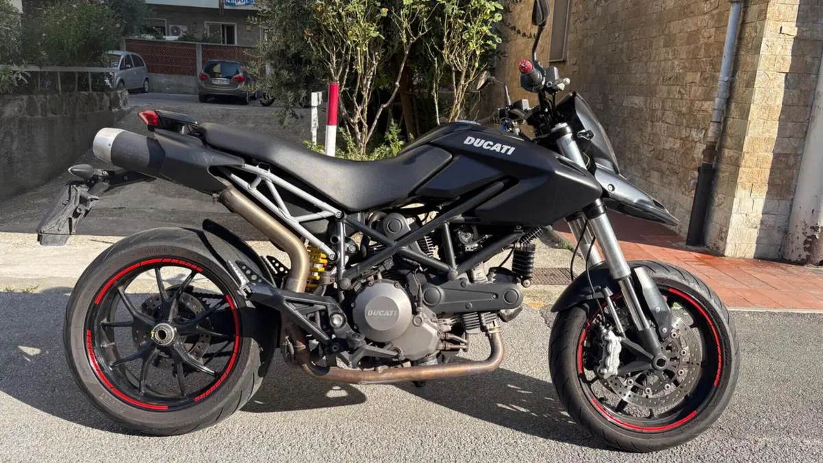 Ducati Hypermotard 796 (2012) 