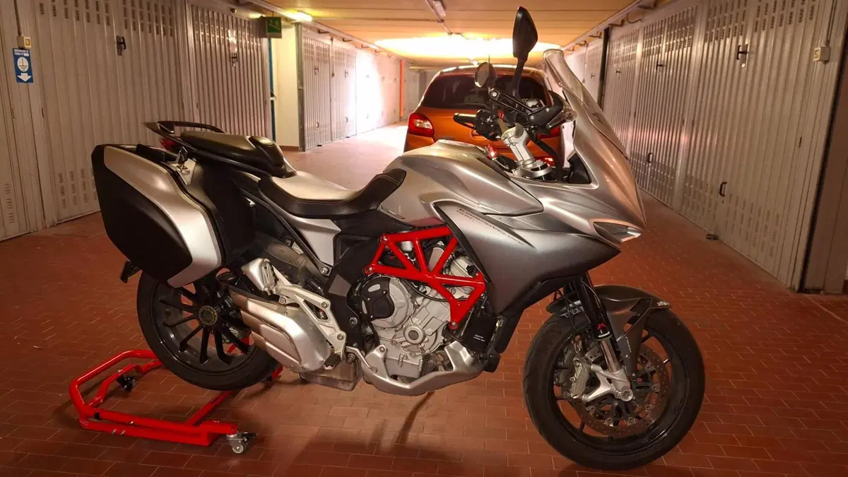 MV Agusta Turismo Veloce 800 (2017 - 2019)  (2)