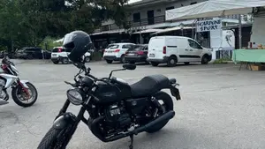 Moto Guzzi V7 Stone (2025 - 26)  (3)