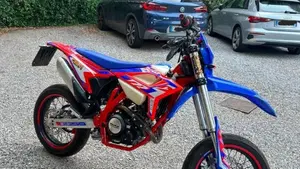 Betamotor RR 125 4T Motard R (2025 - 26)  (2)